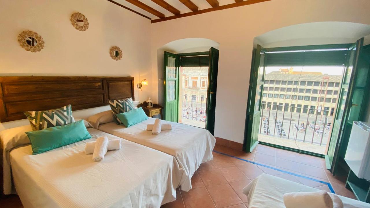 Hostel Plaza Mayor Corredera Kordoba Bagian luar foto